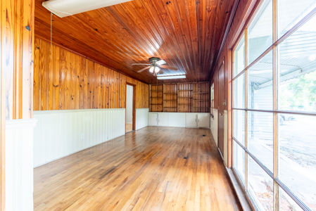 Home is located in a quiet, established neighborhood in Camilla - image 18