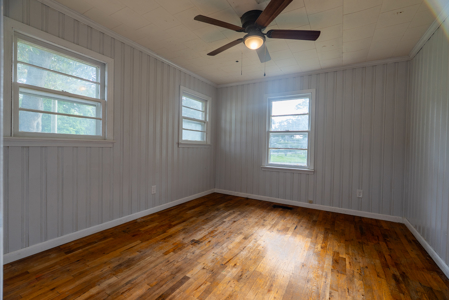 Home is located in a quiet, established neighborhood in Camilla - image 20