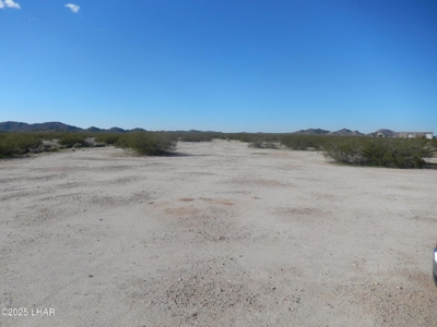4.75 Acre Lot For Sale With RV Hook-ups Salome, AZ - image 3