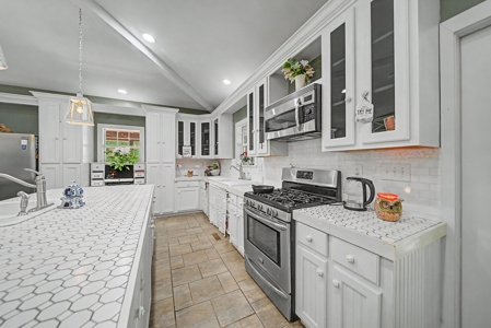 Home For Sale On Acreage In Tn, Shop, Barn, Storm Shelters - image 13