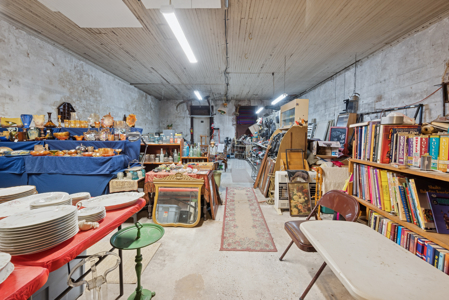 Brick Building & Turn-Key Antique Shop for Sale in Wellborn, FL - image 31