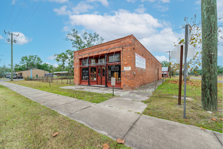 Brick Building & Turn-Key Antique Shop for Sale in Wellborn, FL - image 13