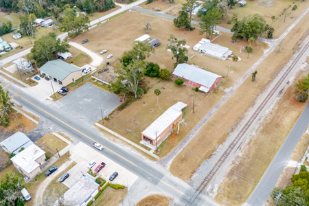 Brick Building & Turn-Key Antique Shop for Sale in Wellborn, FL - image 2