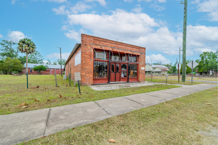 Brick Building & Turn-Key Antique Shop for Sale in Wellborn, FL - image 34