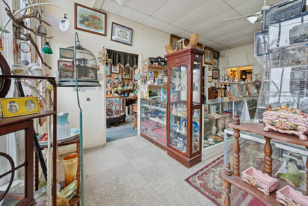 Brick Building & Turn-Key Antique Shop for Sale in Wellborn, FL - image 20