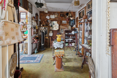 Brick Building & Turn-Key Antique Shop for Sale in Wellborn, FL - image 25