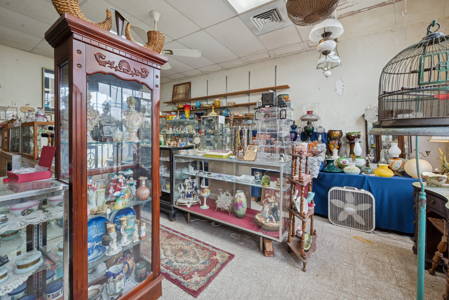 Brick Building & Turn-Key Antique Shop for Sale in Wellborn, FL - image 18