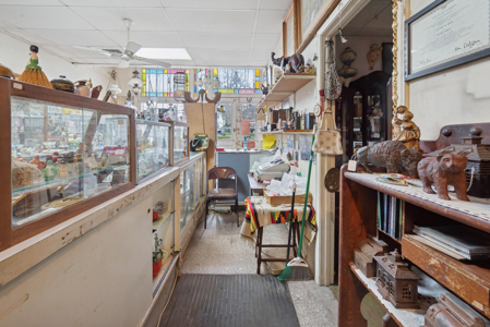 Brick Building & Turn-Key Antique Shop for Sale in Wellborn, FL - image 26