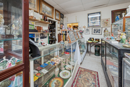 Brick Building & Turn-Key Antique Shop for Sale in Wellborn, FL - image 21