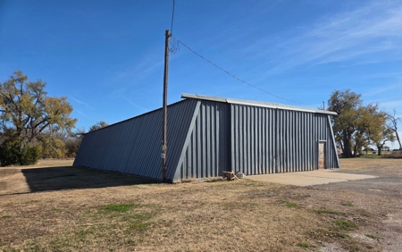 98,000± Sq Ft Across 14 Lots w/ 3,686± Sq Ft Metal Barn! - image 3