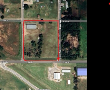 98,000± Sq Ft Across 14 Lots w/ 3,686± Sq Ft Metal Barn! - image 1