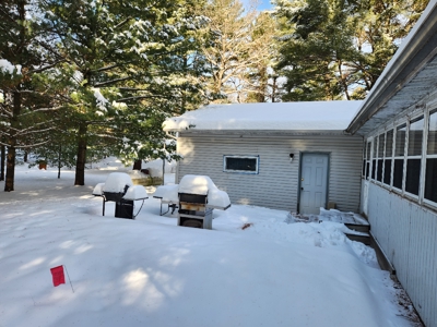 Nice 3-Bedroom 2 Bath Home Walking Distance to Castle Rock Lake - image 27