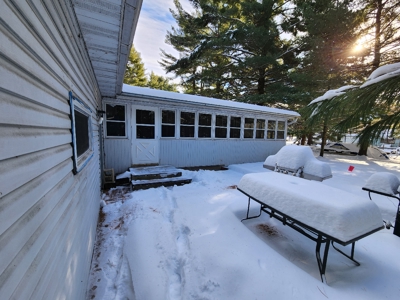 Nice 3-Bedroom 2 Bath Home Walking Distance to Castle Rock Lake - image 23