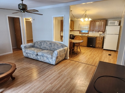 Nice 3-Bedroom 2 Bath Home Walking Distance to Castle Rock Lake - image 5