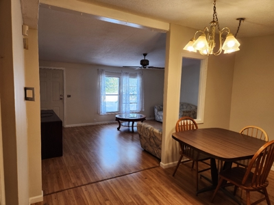 Nice 3-Bedroom 2 Bath Home Walking Distance to Castle Rock Lake - image 16