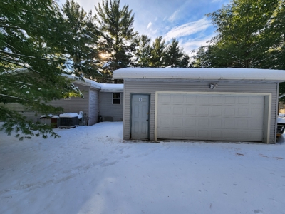 Nice 3-Bedroom 2 Bath Home Walking Distance to Castle Rock Lake - image 21