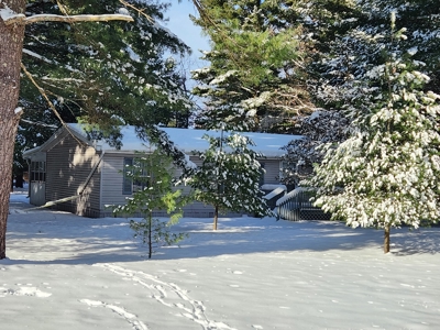 Nice 3-Bedroom 2 Bath Home Walking Distance to Castle Rock Lake - image 17