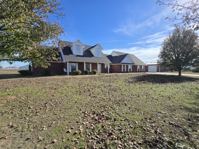 Oklahoma Country Living: Brick Home, Pool, Shop & Mountain Views - image 3