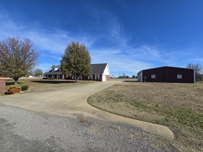 Oklahoma Country Living: Brick Home, Pool, Shop & Mountain Views - image 15