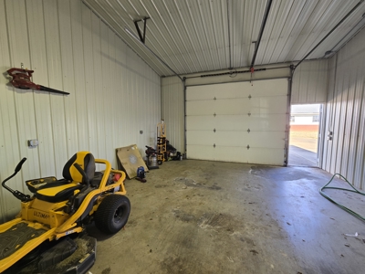 Oklahoma Country Living: Brick Home, Pool, Shop & Mountain Views - image 44