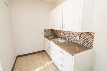 PRIME MEDICAL DISTRICT SPACE - Medical Practice/ Office - image 6