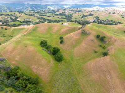 Luxury Country Property 6.8 Acres Gated Ready to Build - image 4