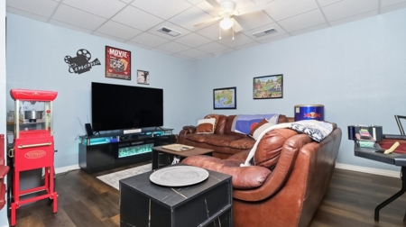 Stunning 8-Bedroom Home on 5 Acres - Modern Comfort Meets Country - image 25