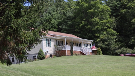 Country Home and Farm for Sale in Floyd VA - image 2