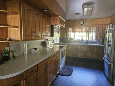 Well-Maintained Home Featuring Yellowstone River Access - image 4