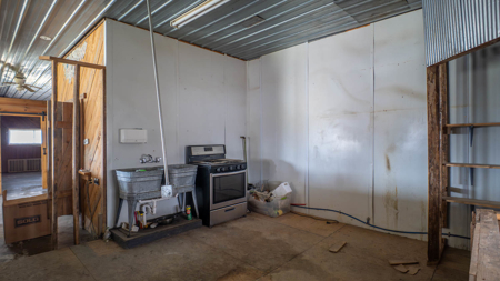 Commercial Building in Shannon County, Missouri - image 31