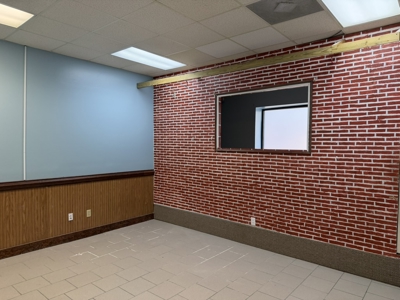 5,000 SF Commercial Lease Near Busy 5th Street - image 9