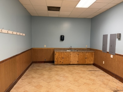 5,000 SF Commercial Lease Near Busy 5th Street - image 20