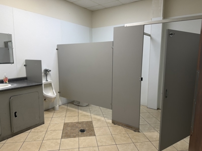 5,000 SF Commercial Lease Near Busy 5th Street - image 7