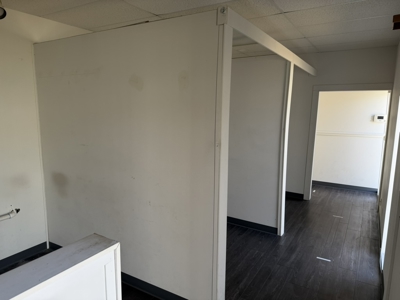 Commercial Lease with Salon Build-Out & Flex Space - image 4