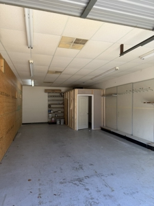 Commercial Lease with Salon Build-Out & Flex Space - image 12