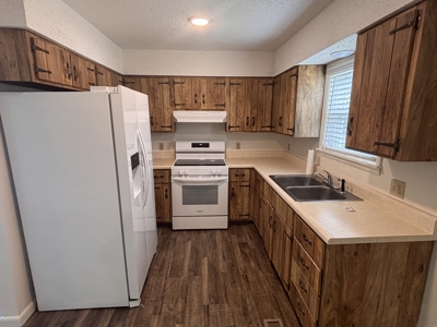 Ozarks Home in Town | Thayer, Missouri - image 6