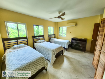 Spacious Waterfront Family Home on Isla Colon, Bocas del Toro - image 9