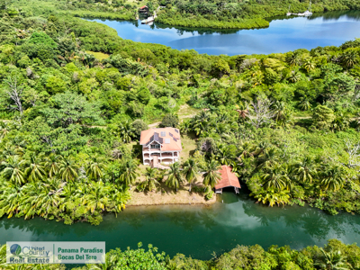 Spacious Waterfront Family Home on Isla Colon, Bocas del Toro - image 2