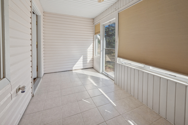 1 Acre • Covered Parking • Williston