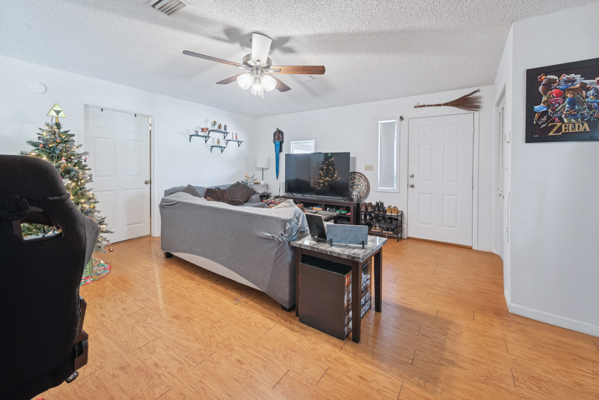 1 Acre • Covered Parking • Williston