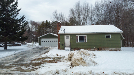 Cozy 3 Bedroom Ranch Style Home - Lincoln, ME - image 2