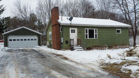 Cozy 3 Bedroom Ranch Style Home - Lincoln, ME - image 1