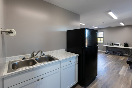 Commercial Office Building for Sale w/ Self Storage Revenue in TN - image 15