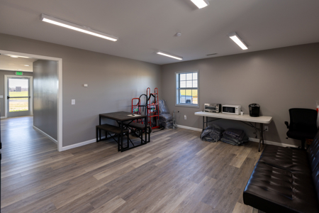 Commercial Office Building for Sale w/ Self Storage Revenue in TN - image 12