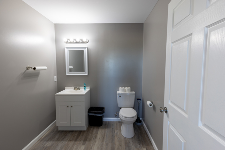 Commercial Office Building for Sale w/ Self Storage Revenue in TN - image 11