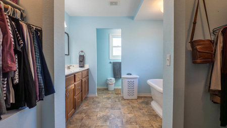 Country Home and Acreage for sale in the Missouri Ozarks - image 15