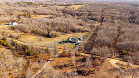 Country Home and Acreage for sale in the Missouri Ozarks - image 39