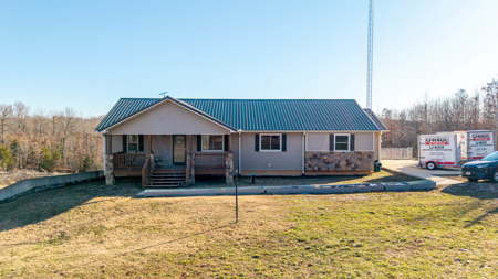 Country Home and Acreage for sale in the Missouri Ozarks - image 3