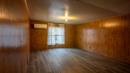 Country Home in the Ozarks | Alton, Missouri - image 23