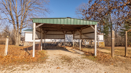 Country Home in the Ozarks | Alton, Missouri - image 29